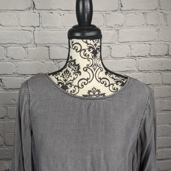 Gap Women's Long Flare Sleeve Chambray Size Medium popover Top Keyhole Back b12 - Picture 2 of 10